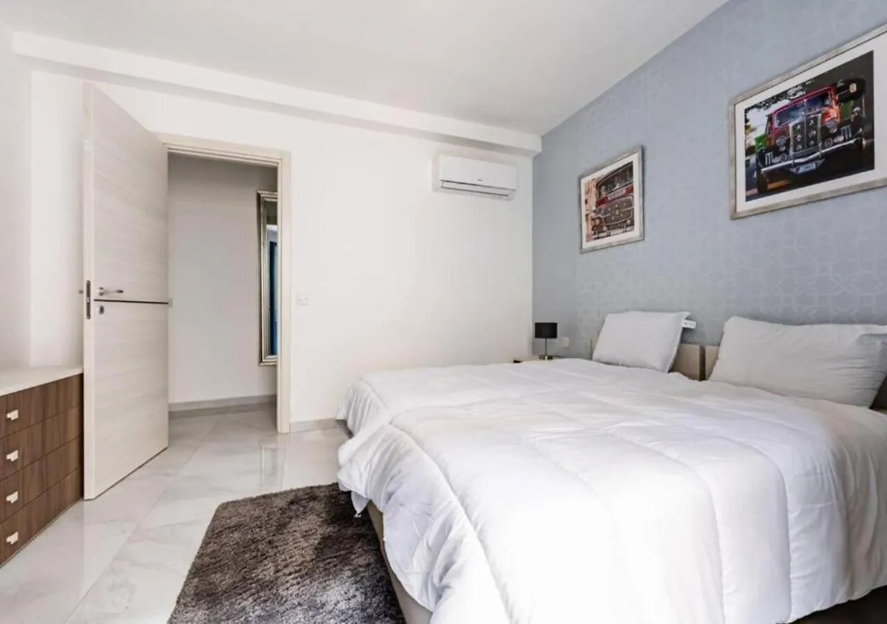 Sea View Luxury Apartment Brand New In La Valette Malte