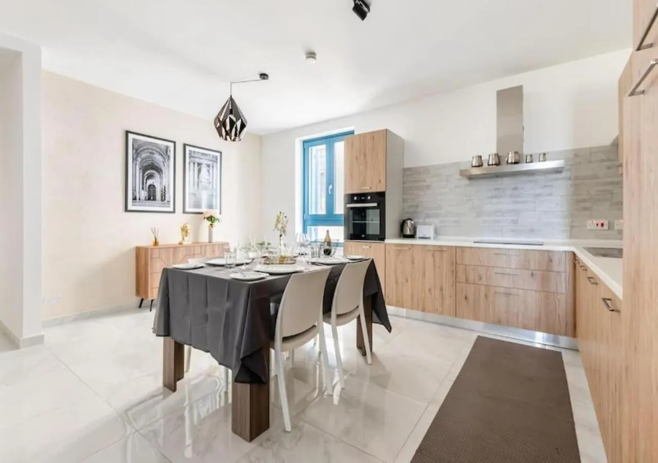 Sea View Luxury Apartment Brand New In La Valette