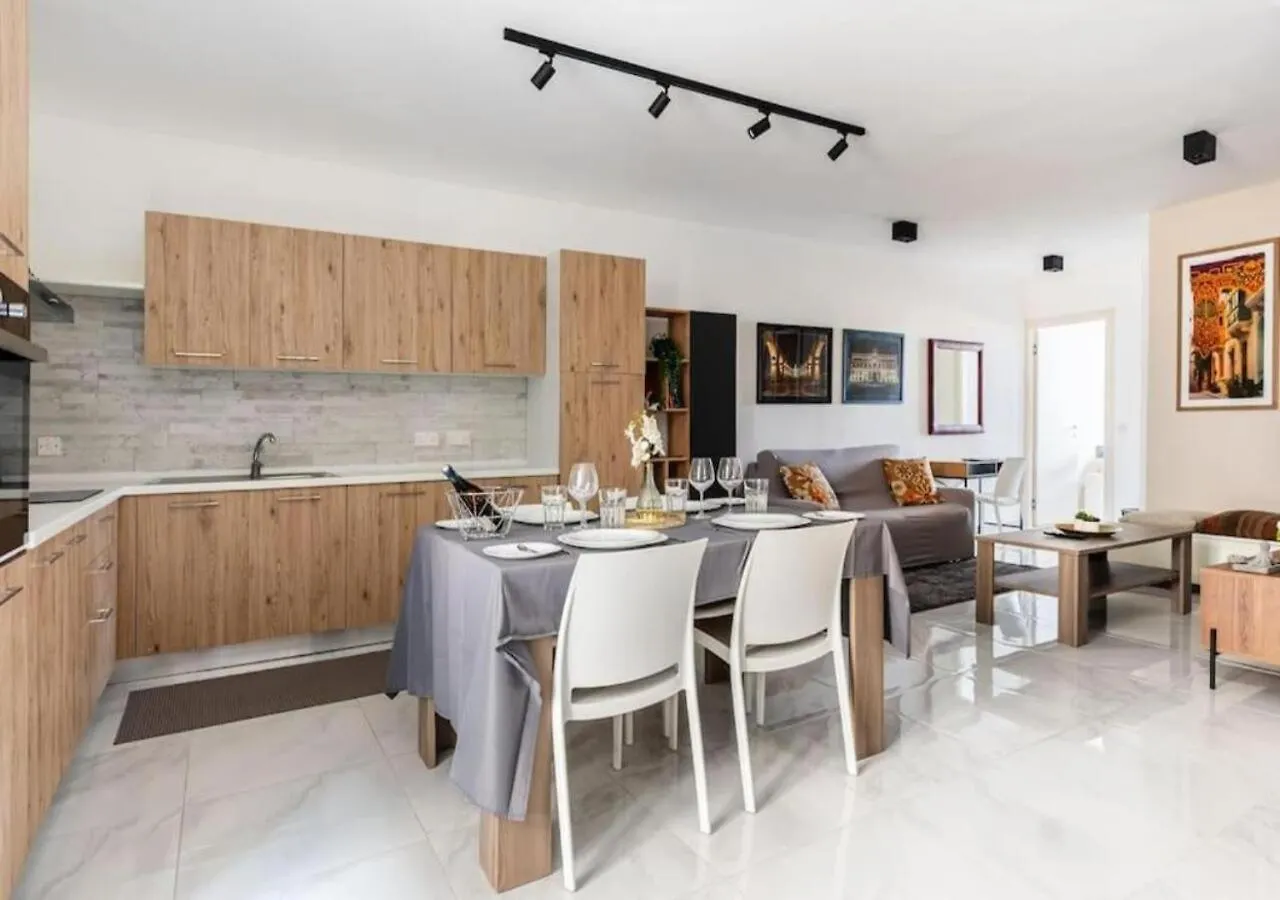 Sea View Luxury Apartment Brand New In La Valette