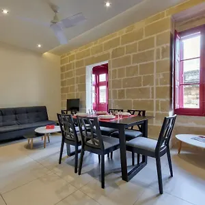 Vallettastay - Lucky Star Two Bedroom 203 Apartament